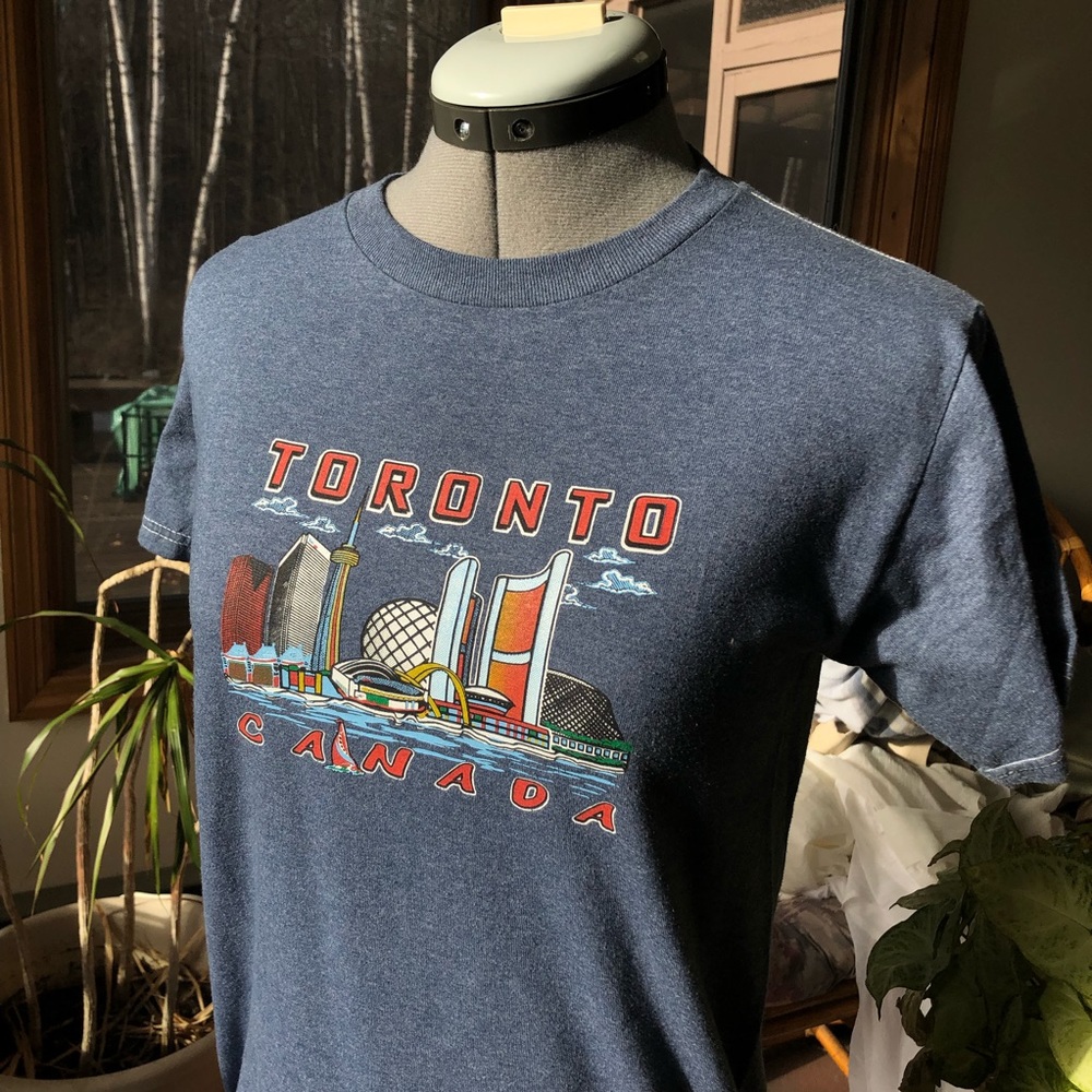 Vintage Tee - Toronto Canada Skyline CN Tower